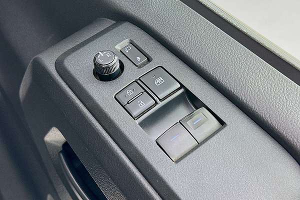 2020 Toyota HIACE Commuter GDH322R