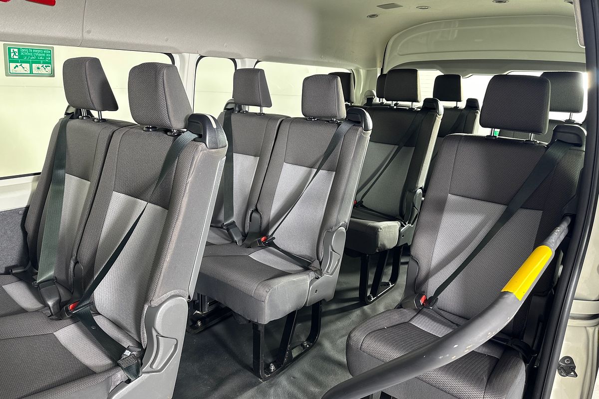 2021 Toyota HIACE SLWB COMMUTER (12 SEATS) GDH322R