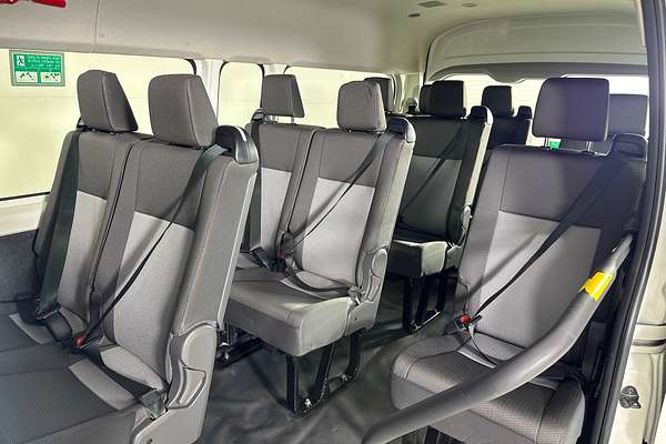 2021 Toyota HIACE SLWB COMMUTER (12 SEATS) GDH322R