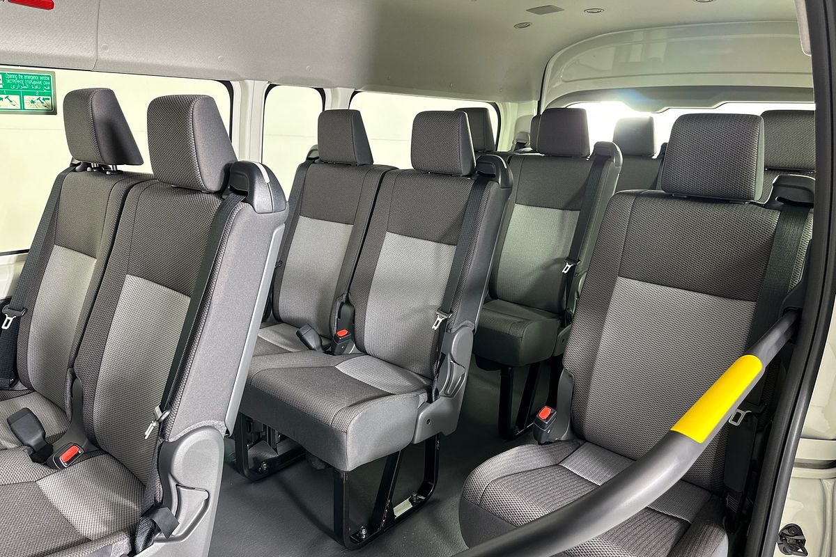 2025 Toyota Hiace SLWB COMMUTER (12 SEATS) GDH322R