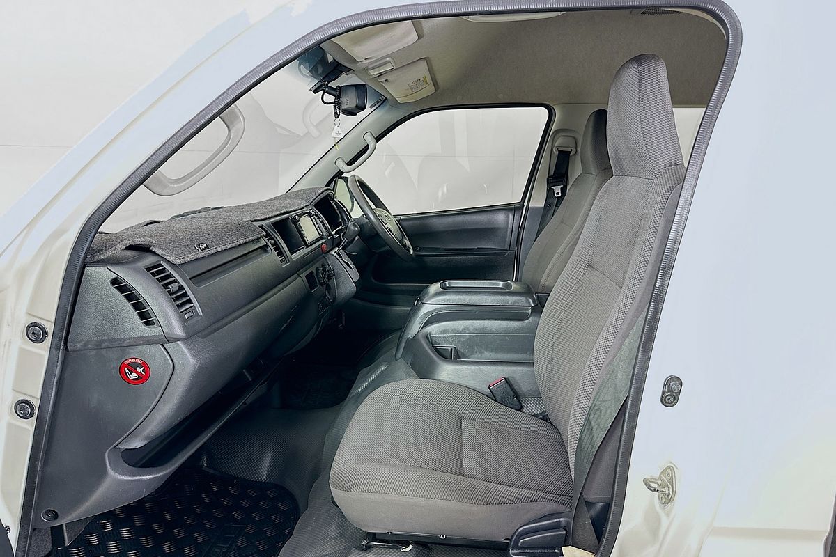 2017 Toyota HIACE COMMUTER TRH223R MY16 ELWB