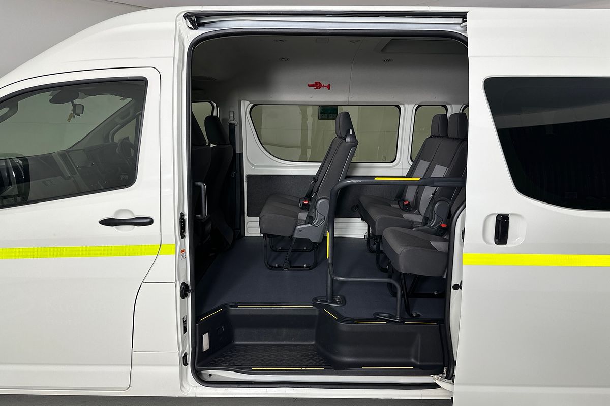 2023 Toyota Hiace SLWB COMMUTER (12 SEATS) GDH322R