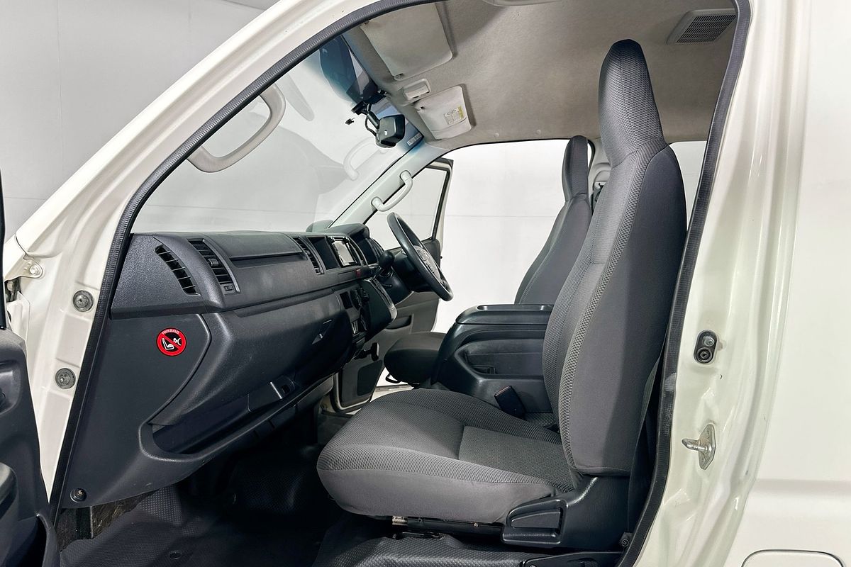 2019 Toyota HIACE COMMUTER KDH223R MY16 ELWB High Roof
