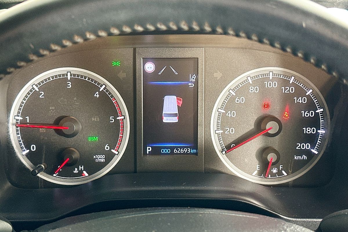 2021 Toyota Hiace SLWB COMMUTER (12 SEATS) GDH322R