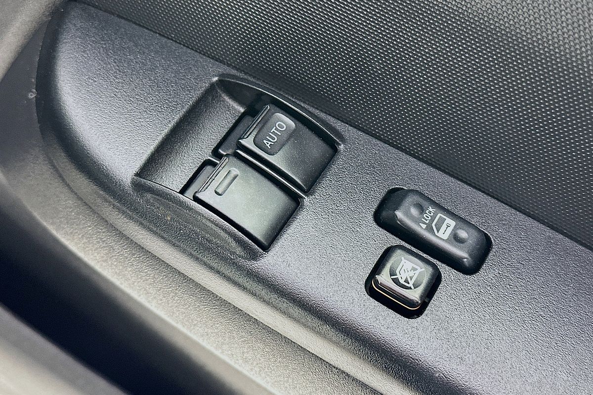 2018 Toyota HIACE COMMUTER KDH223R MY16