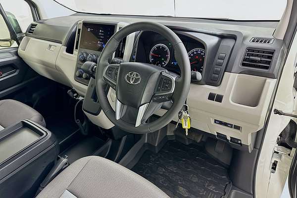 2025 Toyota Hiace SLWB COMMUTER (12 SEATS) GDH322R