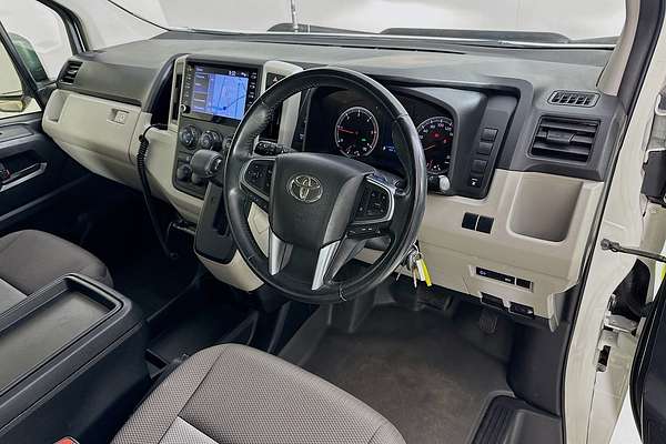 2022 Toyota Hiace Commuter GDH322R