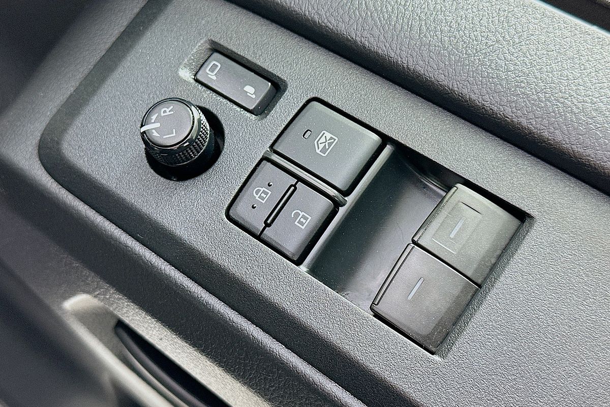 2021 Toyota HIACE SLWB COMMUTER (12 SEATS) GDH322R
