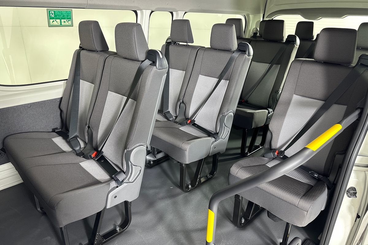 2025 Toyota Hiace SLWB COMMUTER (12 SEATS) GDH322R