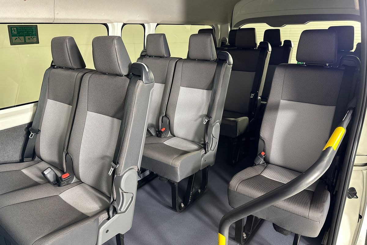 2023 Toyota Hiace SLWB COMMUTER (12 SEATS) GDH322R
