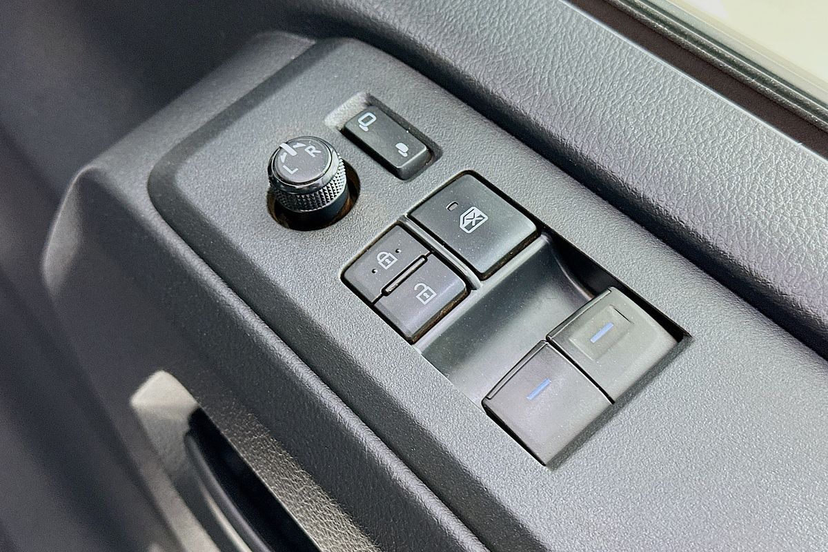 2021 Toyota Hiace SLWB COMMUTER (12 SEATS) GDH322R