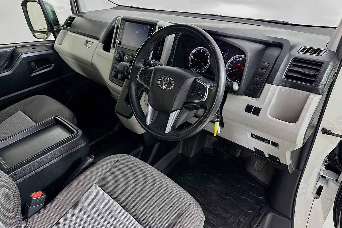 2022 Toyota Hiace SLWB COMMUTER (12 SEATS) GDH322R