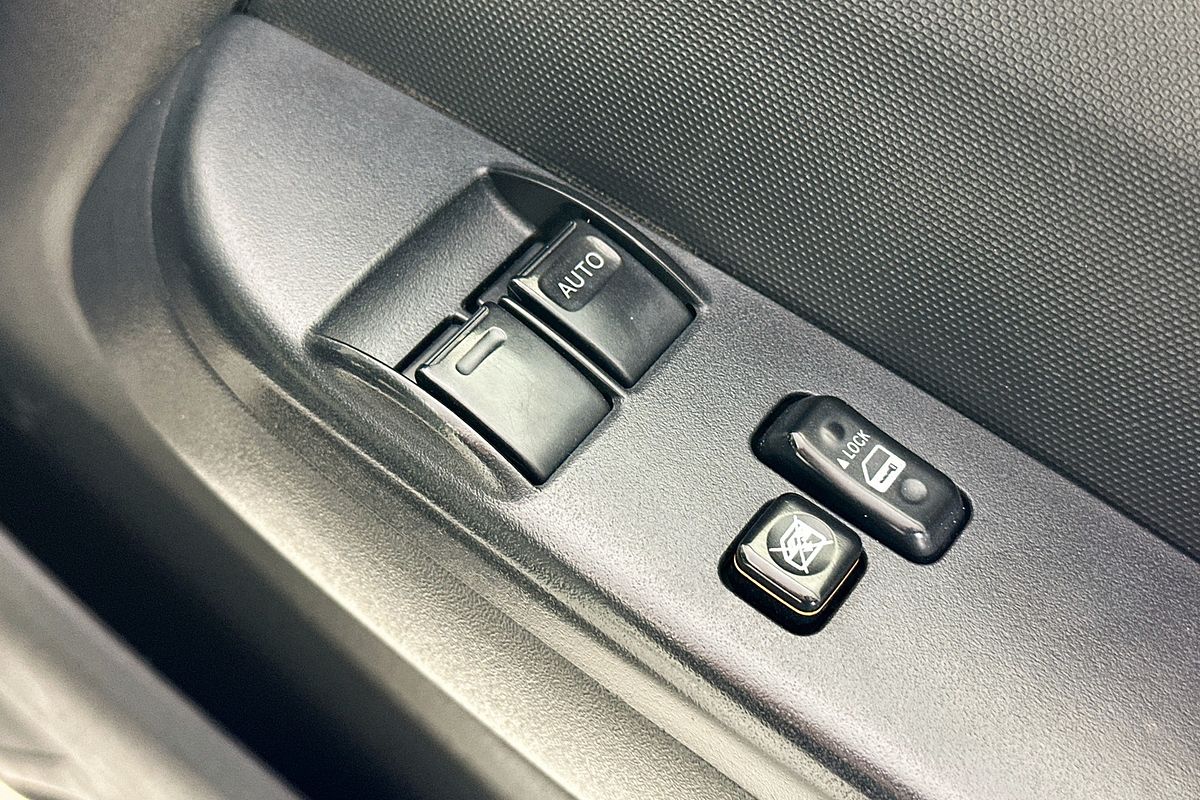 2018 Toyota Hiace COMMUTER (12 SEATS) KDH223R MY16