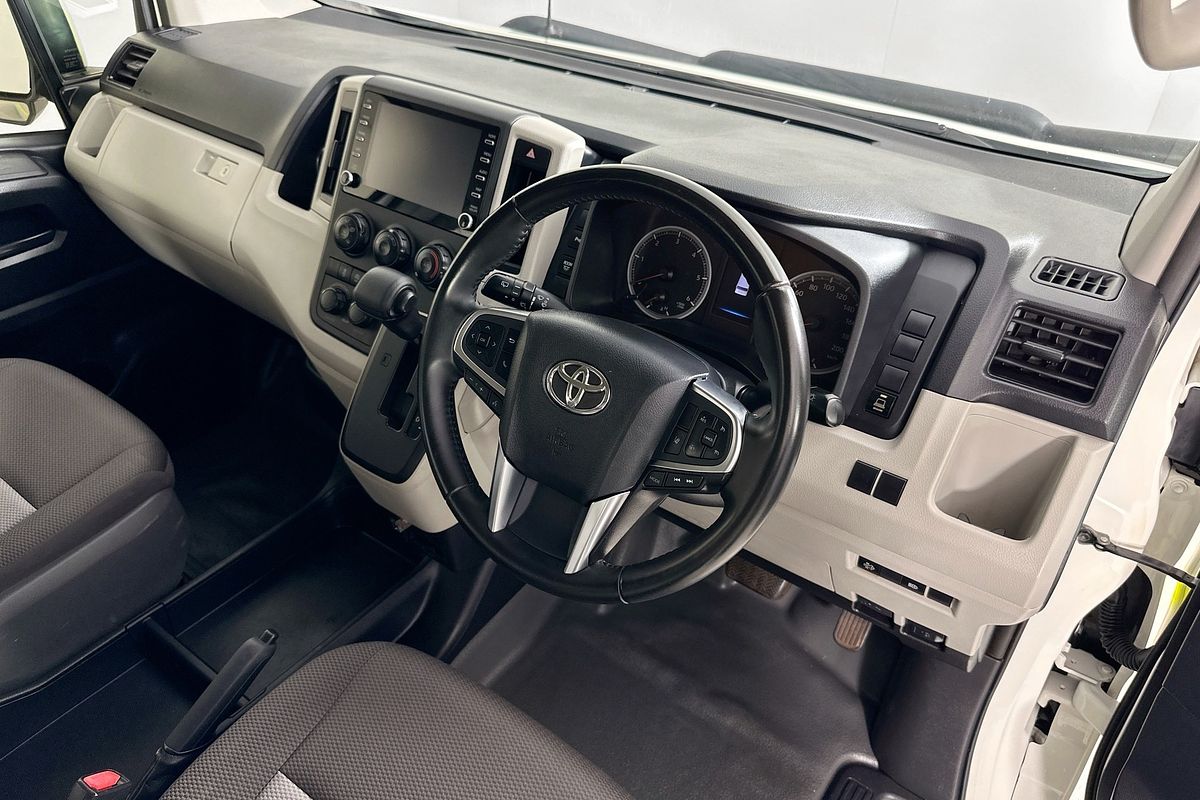 2021 Toyota Hiace SLWB COMMUTER (12 SEATS) GDH322R