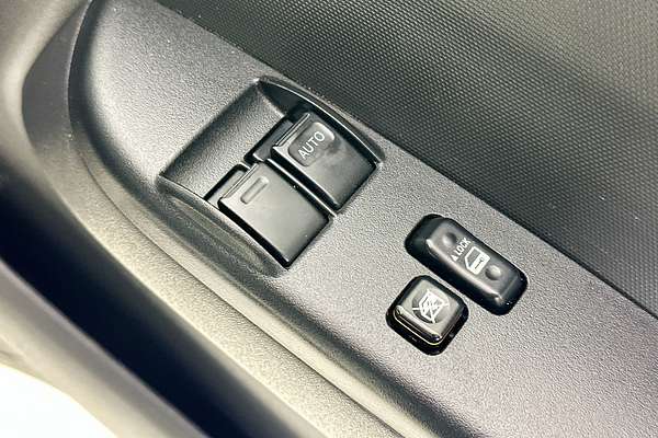 2018 Toyota Hiace COMMUTER (12 SEATS) KDH223R MY16