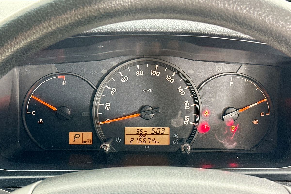 2017 Toyota Hiace COMMUTER (12 SEATS) KDH223R MY16