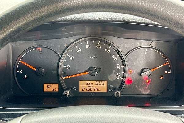 2017 Toyota Hiace COMMUTER (12 SEATS) KDH223R MY16