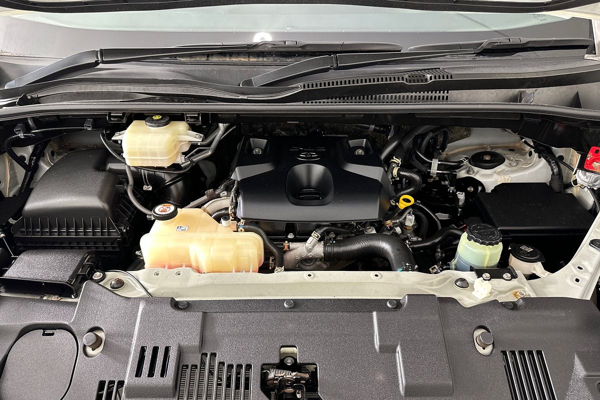 2021 Toyota HIACE SLWB COMMUTER (12 SEATS) GDH322R