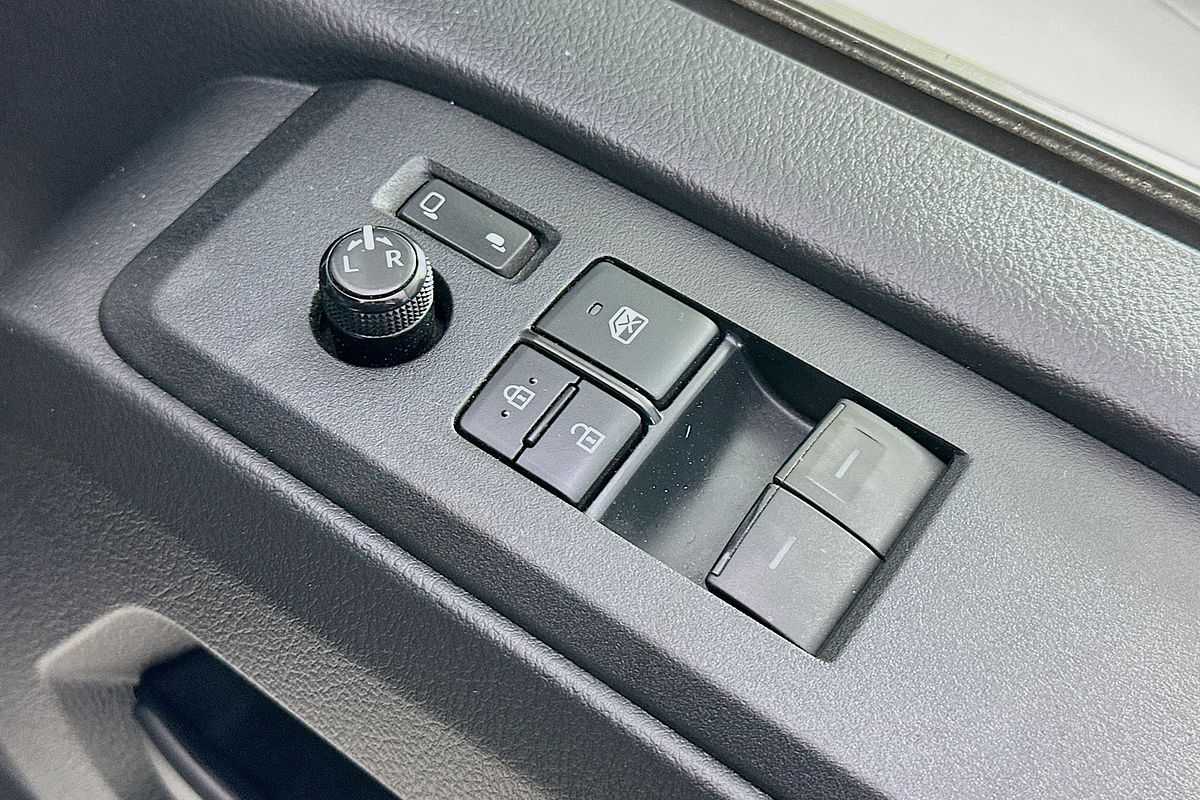2021 Toyota HIACE SLWB COMMUTER (12 SEATS) GDH322R