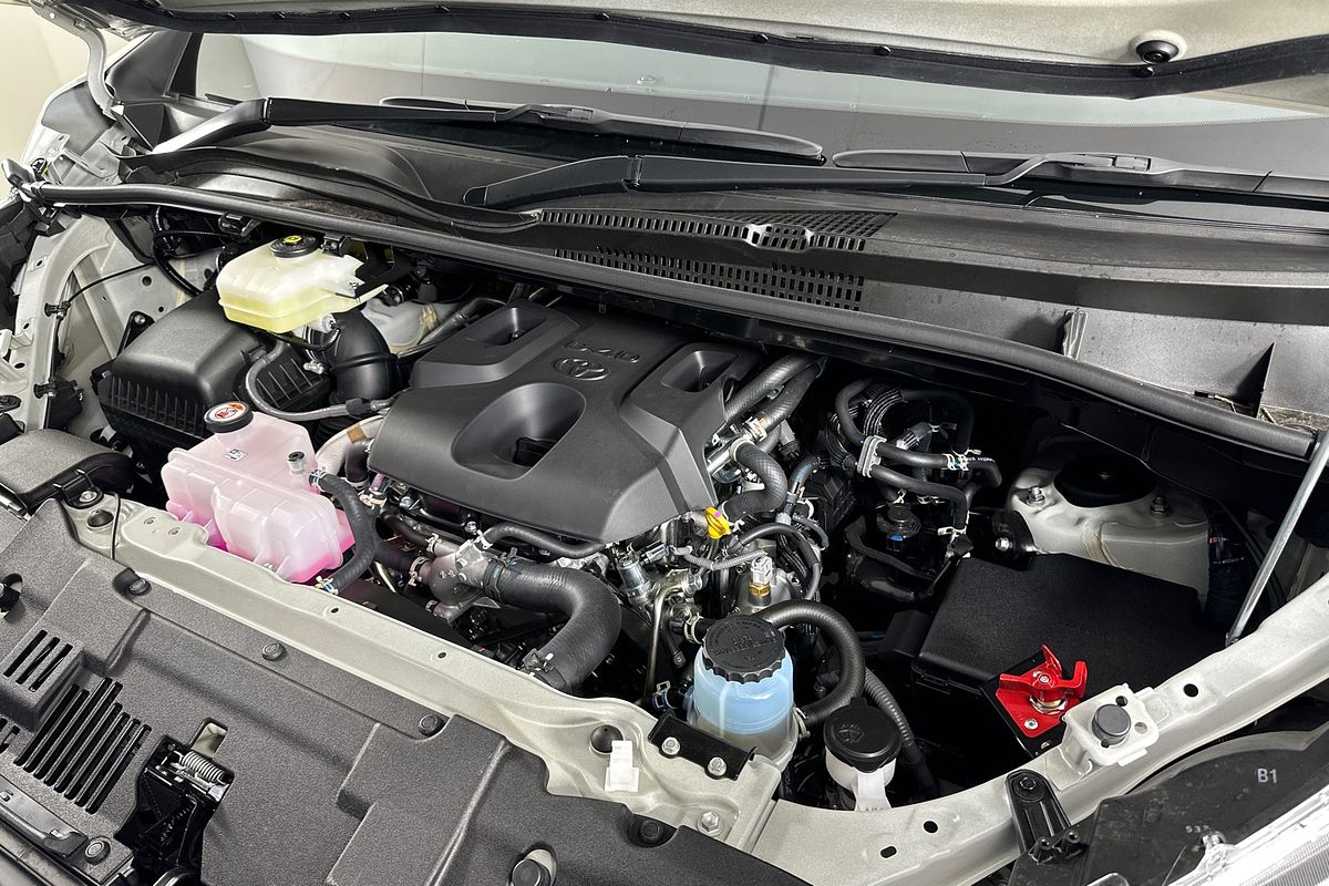 2025 Toyota Hiace SLWB COMMUTER (12 SEATS) GDH322R