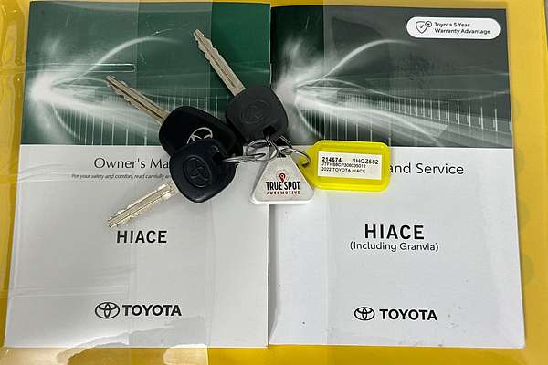 2022 Toyota Hiace SLWB COMMUTER (12 SEATS) GDH322R