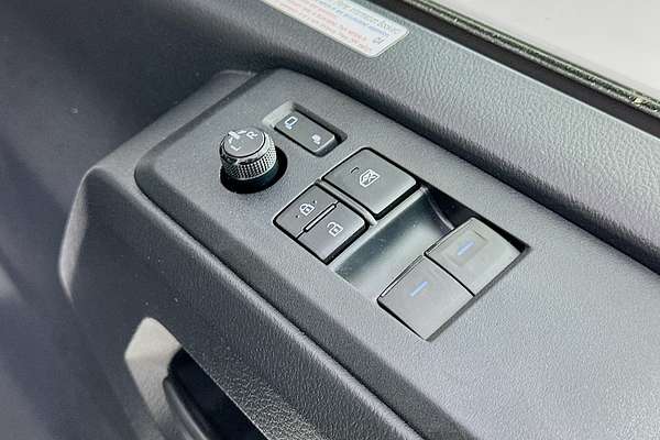 2022 Toyota Hiace SLWB COMMUTER (12 SEATS) GDH322R