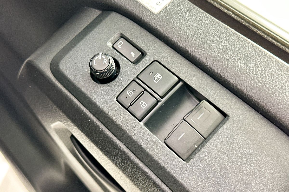 2023 Toyota Hiace SLWB COMMUTER (12 SEATS) GDH322R