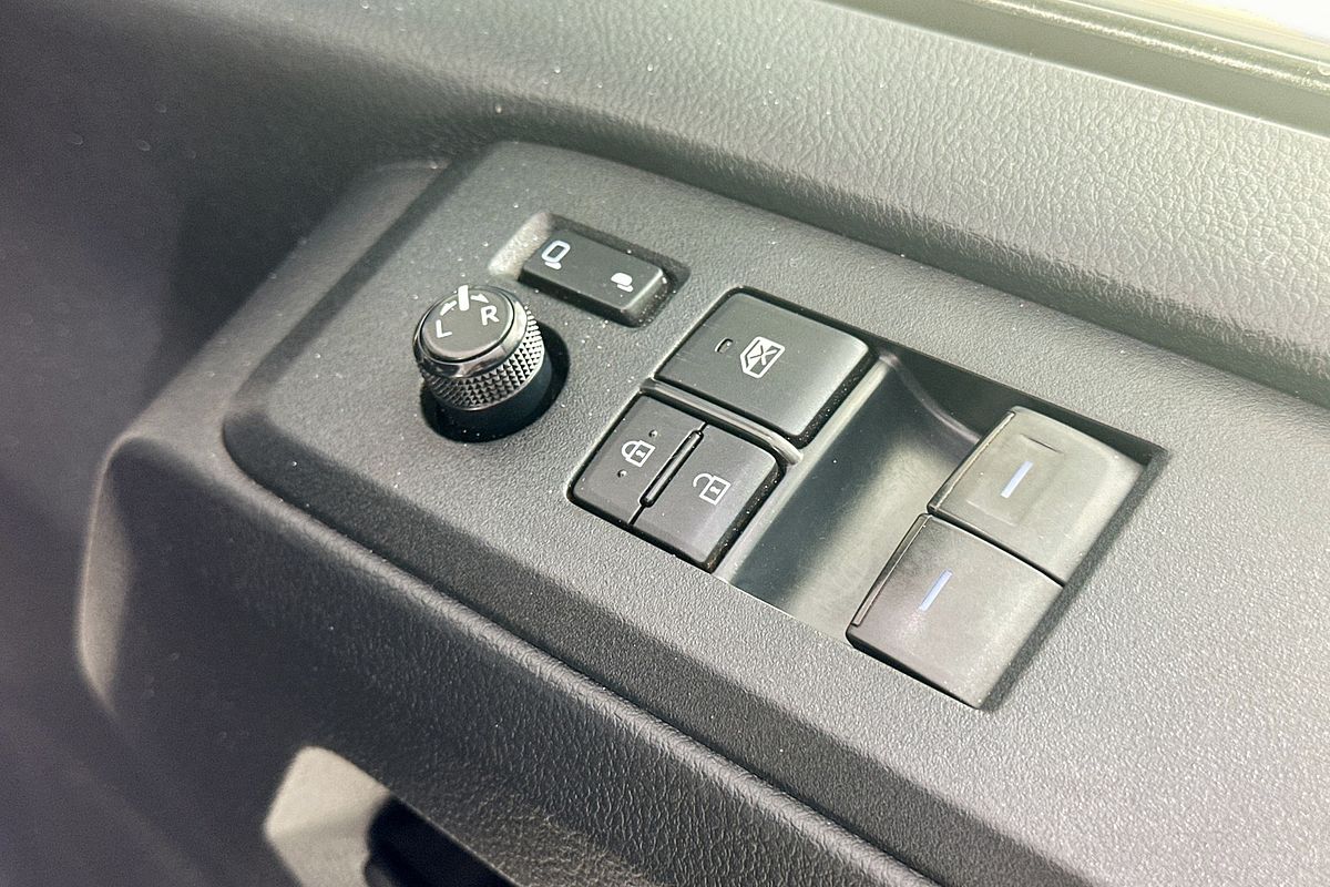 2022 Toyota Hiace SLWB COMMUTER (12 SEATS) GDH322R
