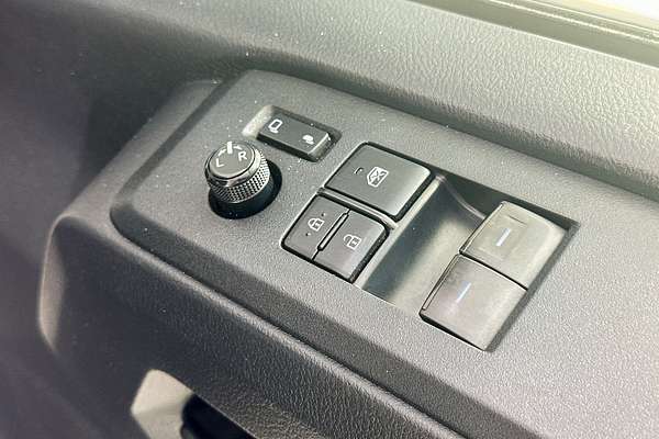 2022 Toyota Hiace SLWB COMMUTER (12 SEATS) GDH322R