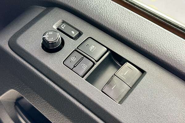 2021 Toyota Hiace SLWB COMMUTER (12 SEATS) GDH322R