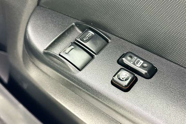 2018 Toyota HIACE COMMUTER KDH223R MY16 ELWB High Roof