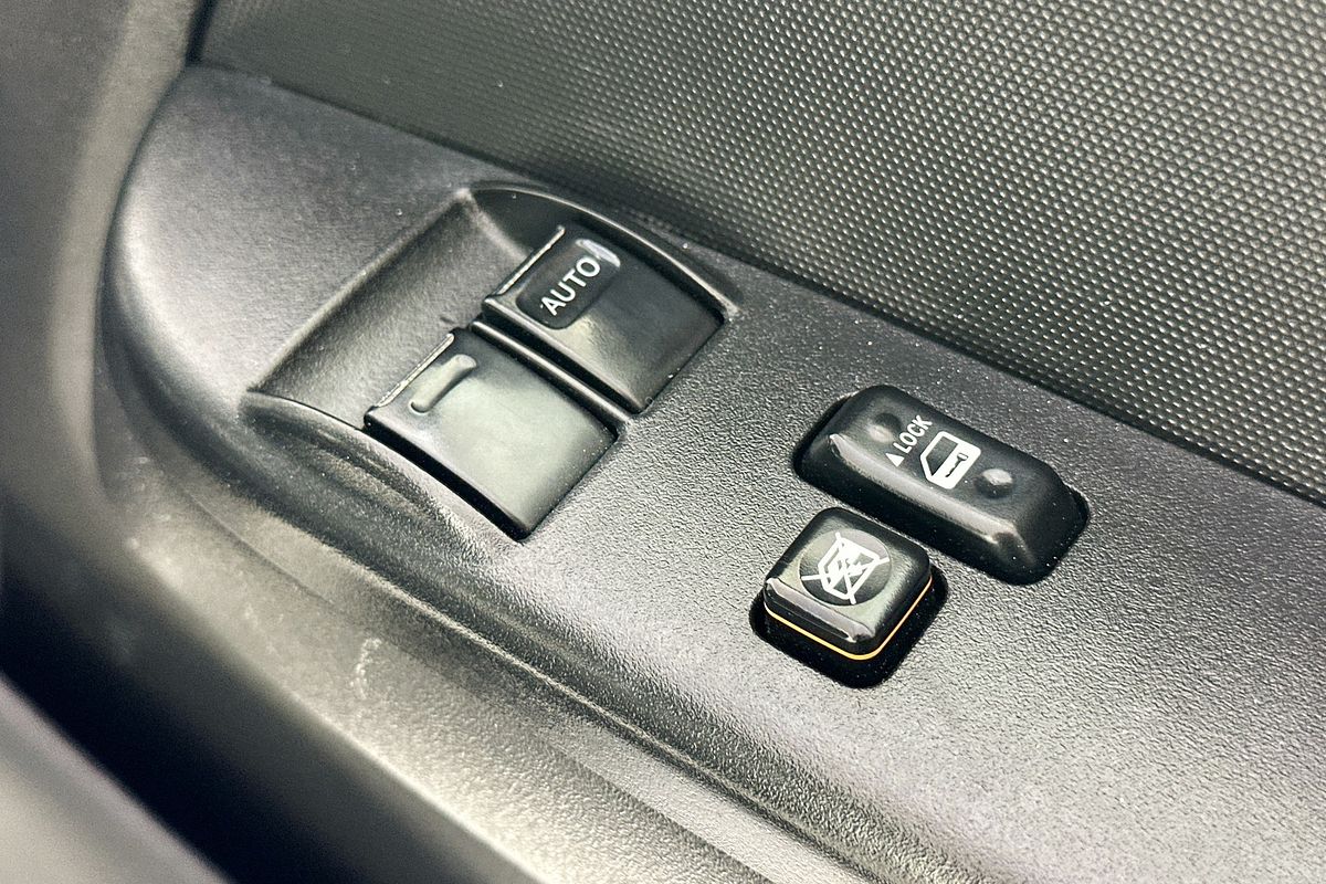 2016 Toyota HIACE LWB TRH201R MY16 LWB