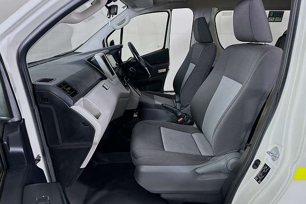 2021 Toyota Hiace Commuter GDH322R