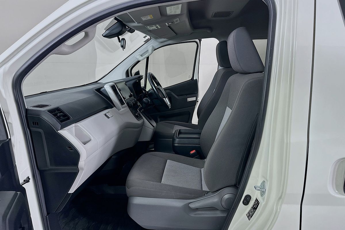 2021 Toyota HIACE SLWB COMMUTER (12 SEATS) GDH322R
