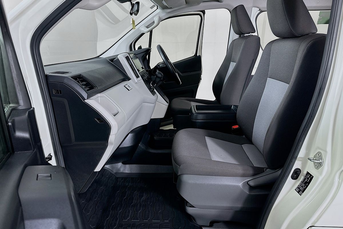 2022 Toyota Hiace SLWB COMMUTER (12 SEATS) GDH322R