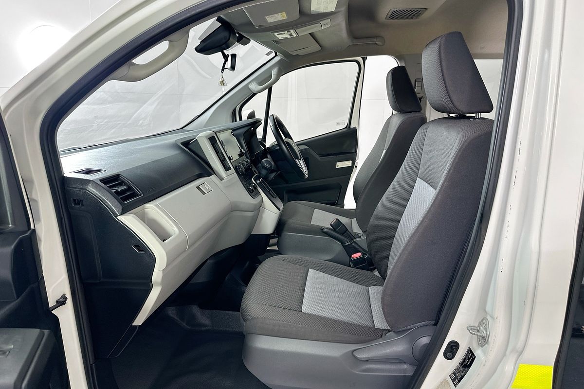2021 Toyota Hiace SLWB COMMUTER (12 SEATS) GDH322R
