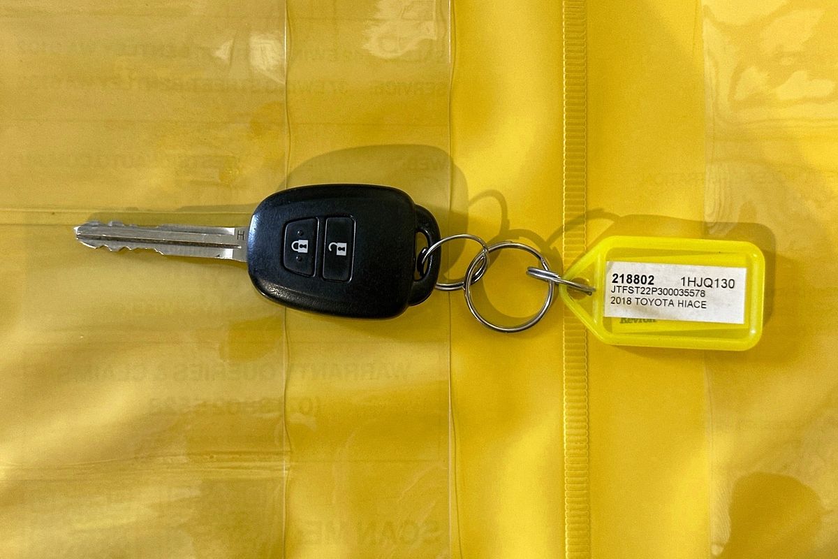 2018 Toyota HIACE COMMUTER KDH223R MY16 ELWB High Roof