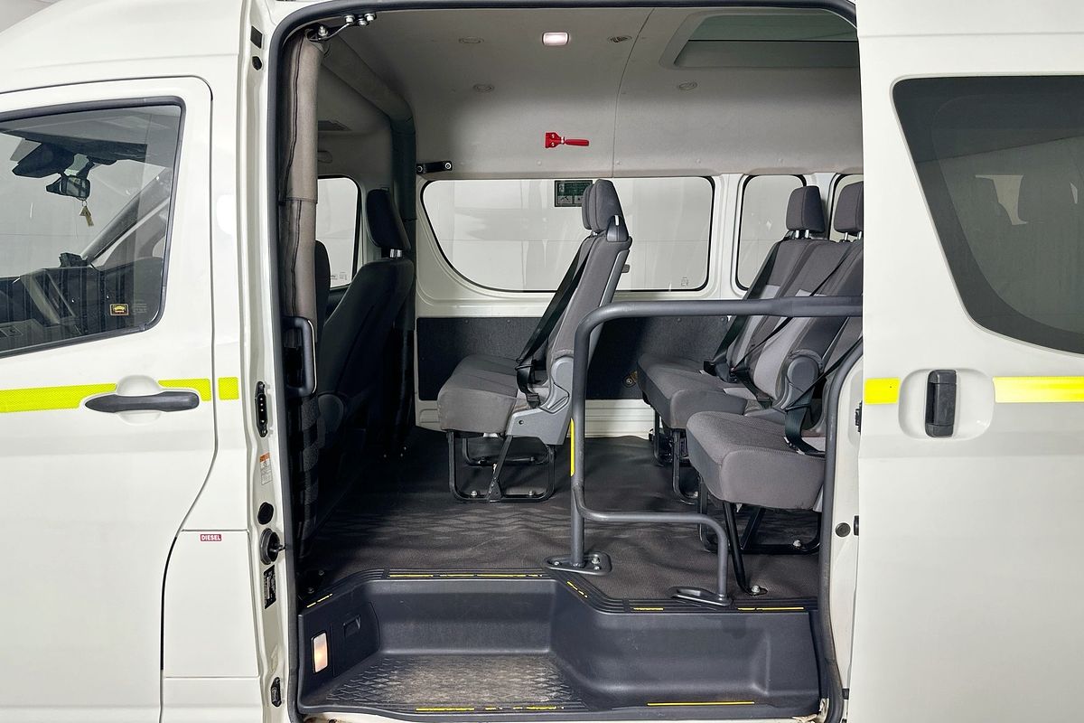 2021 Toyota Hiace SLWB COMMUTER (12 SEATS) GDH322R