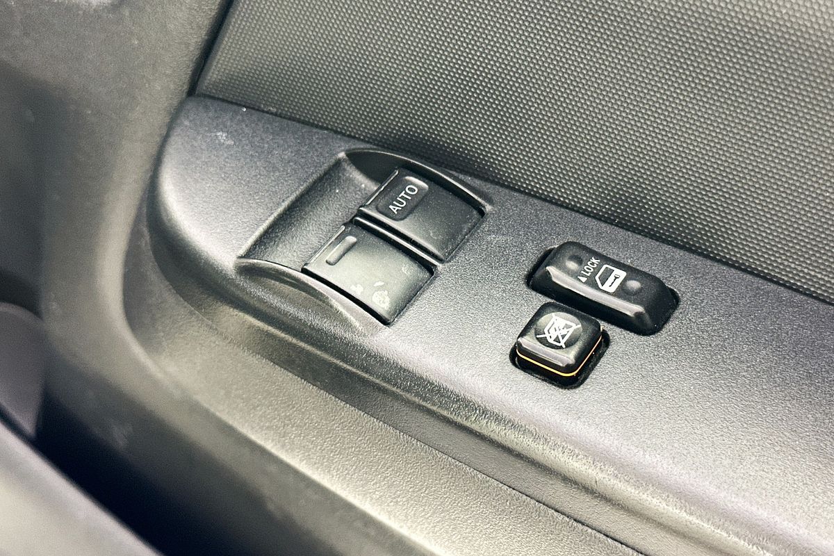 2017 Toyota Hiace COMMUTER (12 SEATS) KDH223R MY16