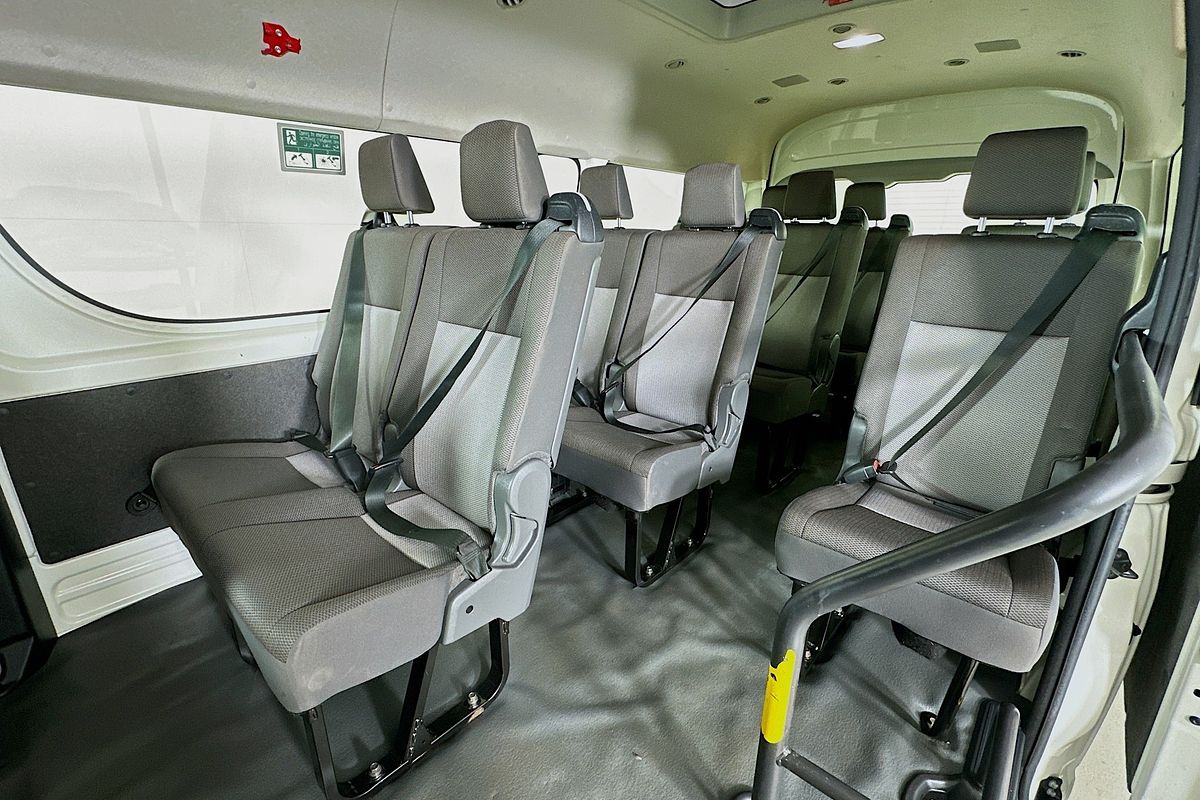 2021 Toyota HIACE SLWB COMMUTER (12 SEATS) GDH322R