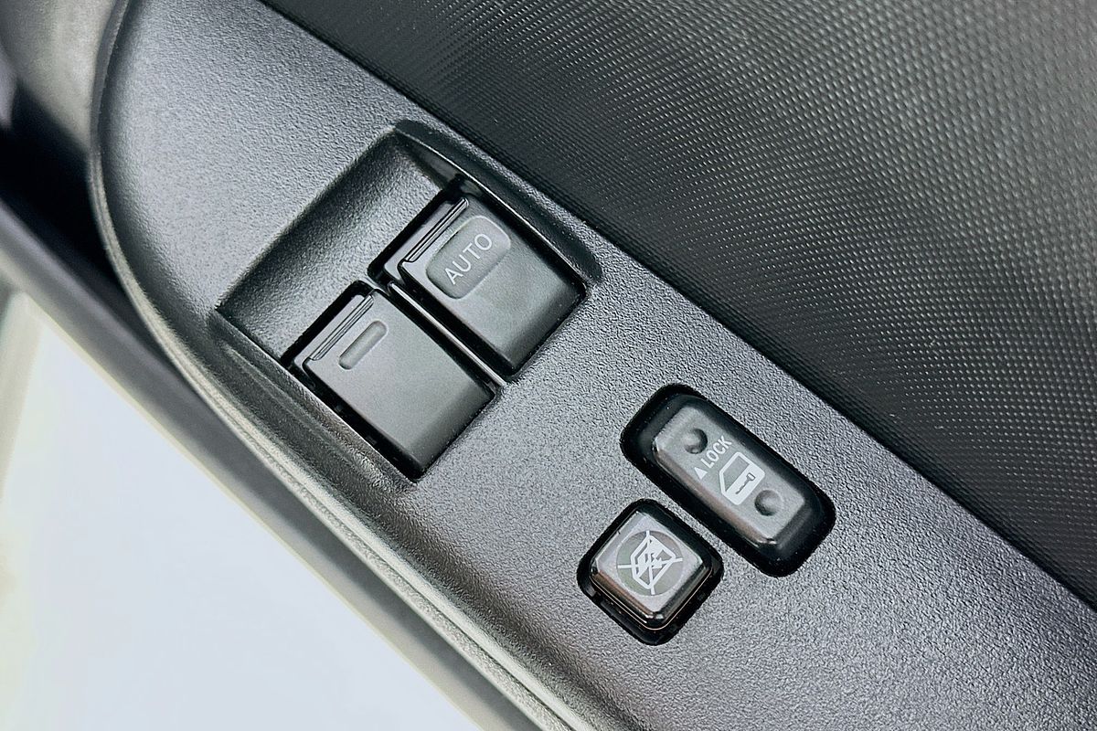 2019 Toyota Hiace COMMUTER (12 SEATS) KDH223R MY16