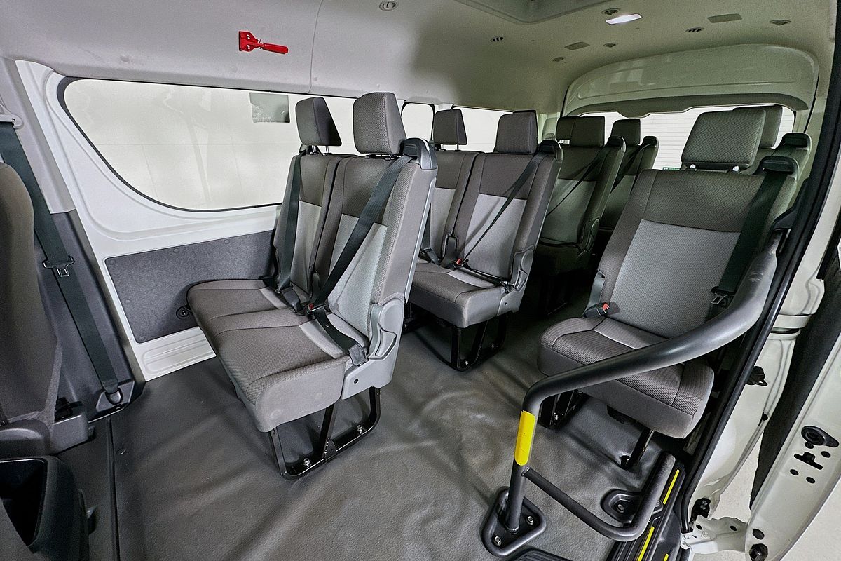 2022 Toyota Hiace SLWB COMMUTER (12 SEATS) GDH322R