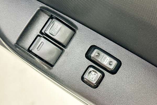 2018 Toyota Hiace COMMUTER (12 SEATS) KDH223R MY16