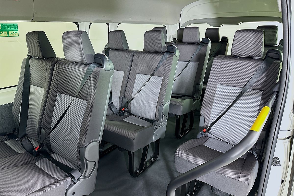 2025 Toyota Hiace SLWB COMMUTER (12 SEATS) GDH322R