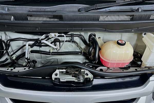 2017 Toyota HIACE COMMUTER TRH223R MY16 ELWB