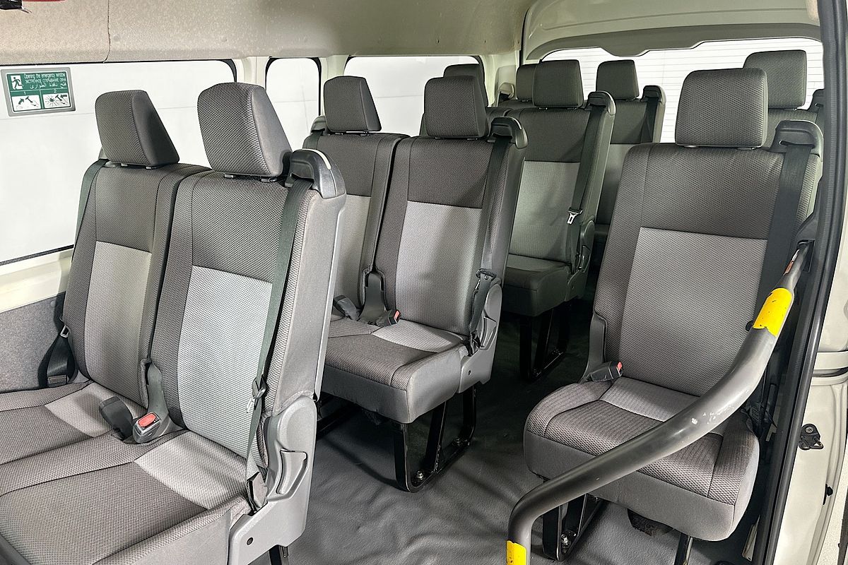 2022 Toyota Hiace SLWB COMMUTER (12 SEATS) GDH322R