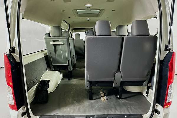 2022 Toyota Hiace Commuter GDH322R