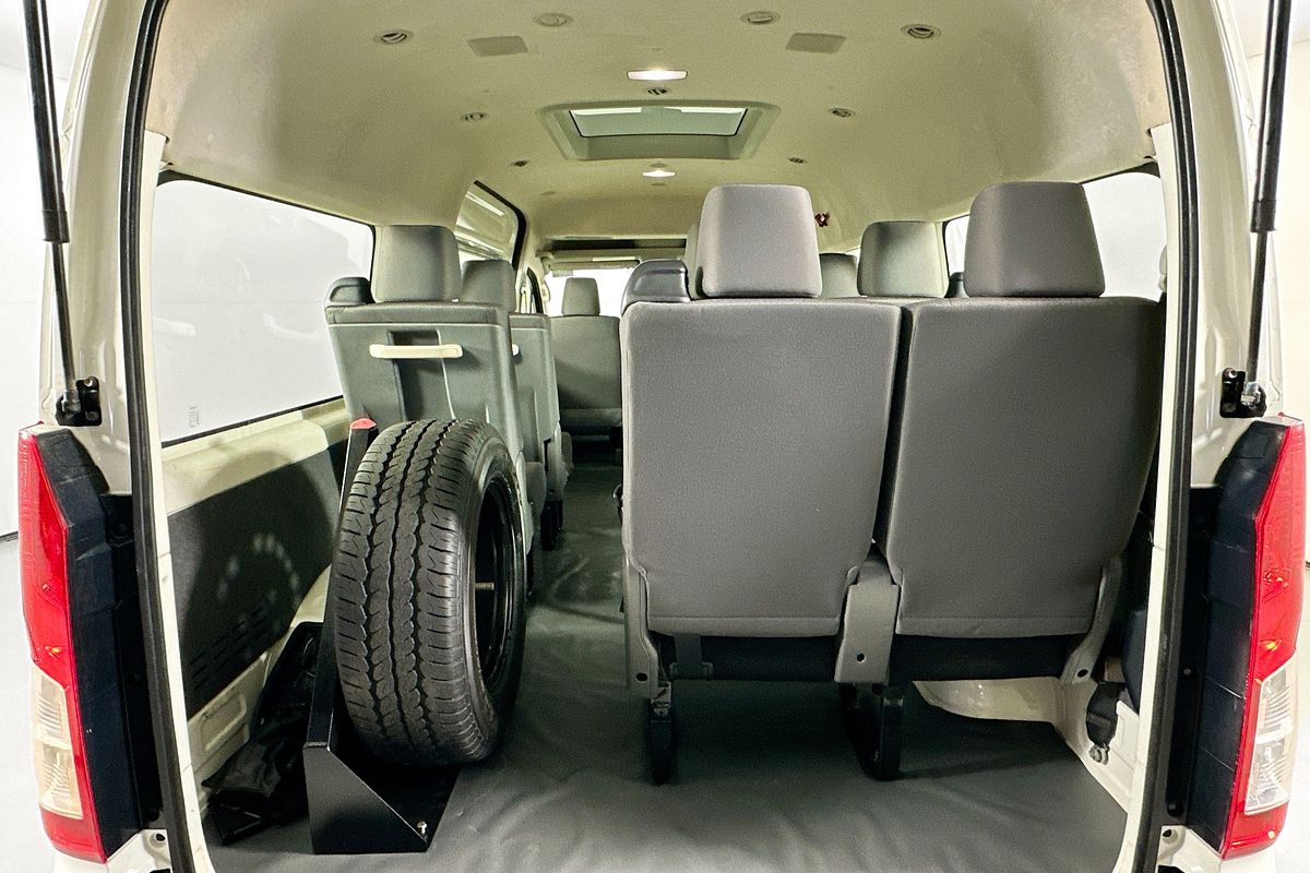 2022 Toyota Hiace SLWB COMMUTER (12 SEATS) GDH322R