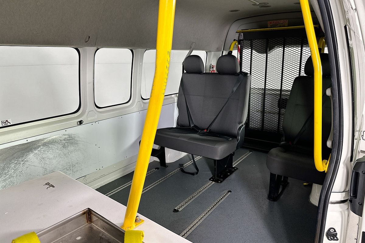 2017 Toyota Hiace COMMUTER (12 SEATS) KDH223R MY16