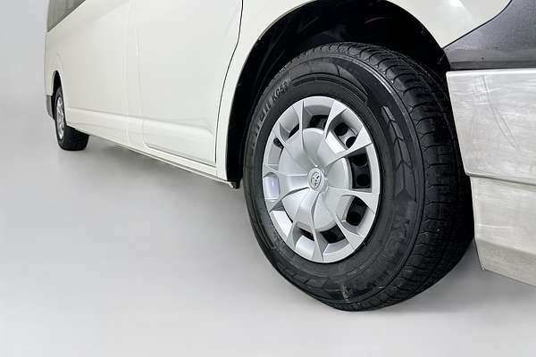 2022 Toyota Hiace SLWB COMMUTER (12 SEATS) GDH322R